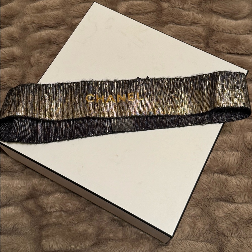 Chanel Black and Gold Ribbon - Picture 5 of 5